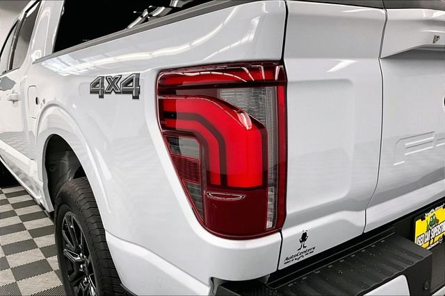 Used 2025 Space White Metallic Ford Platinum image 38