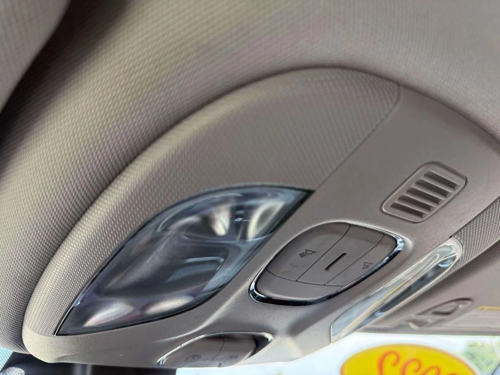Used 2022 Gray Jeep Limited image 27