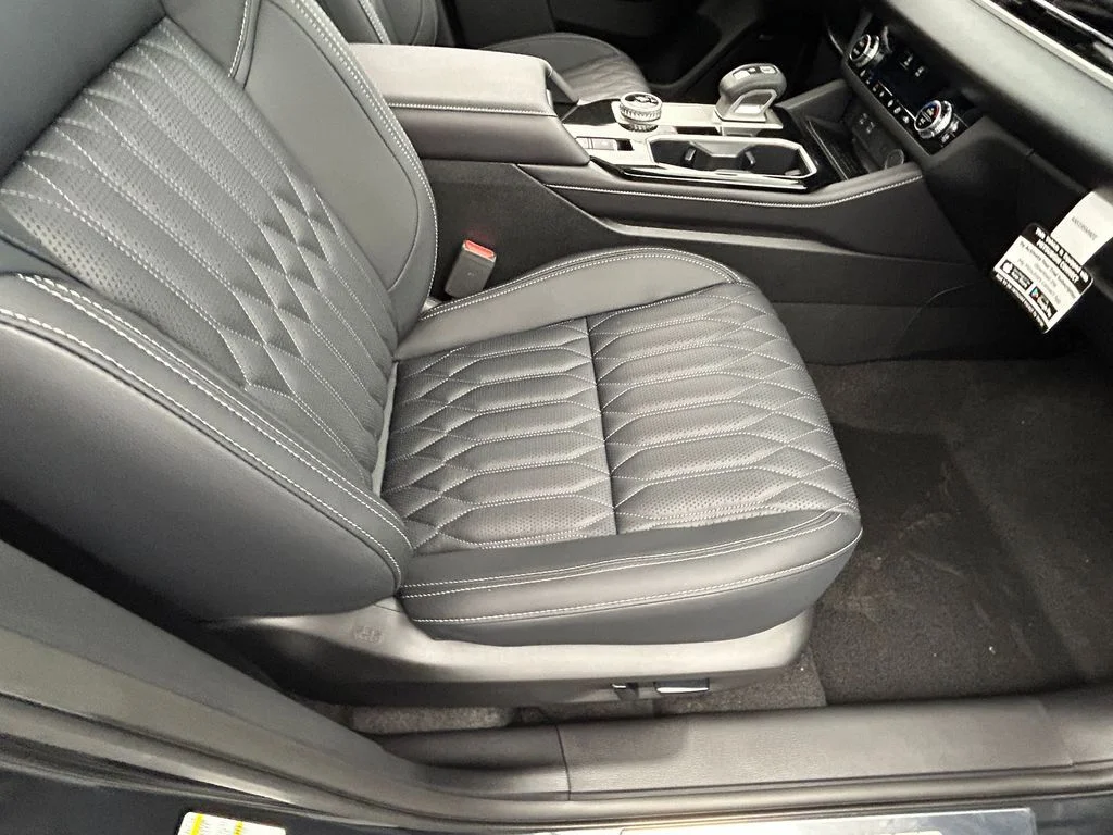 New 2026 Gray Mitsubishi SEL image 43