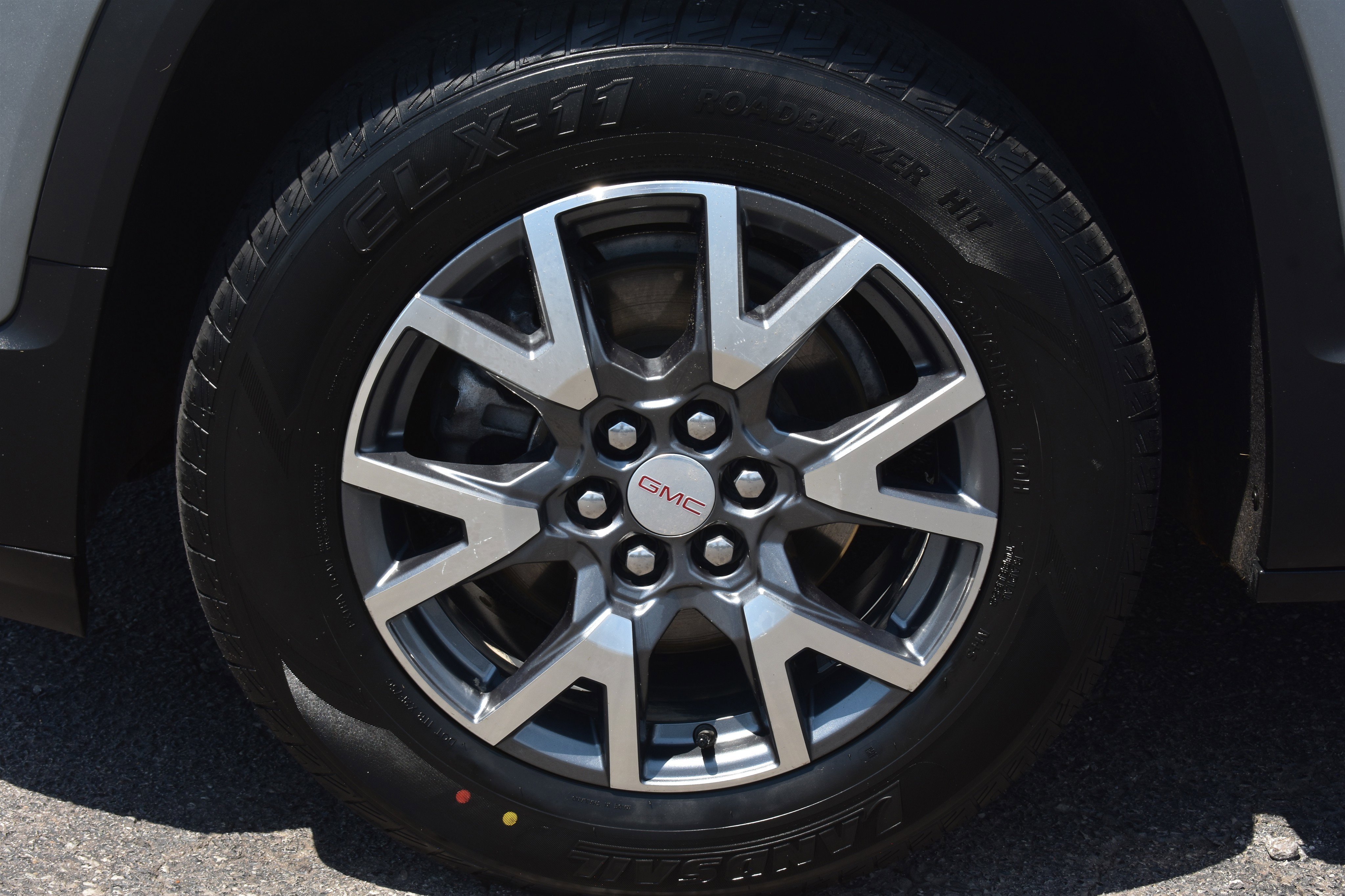 Used 2023 Sterling Metallic GMC SLT image 10