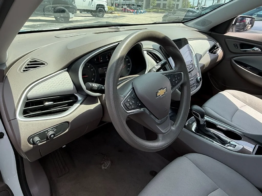 Used 2024 White Chevrolet LT image 10