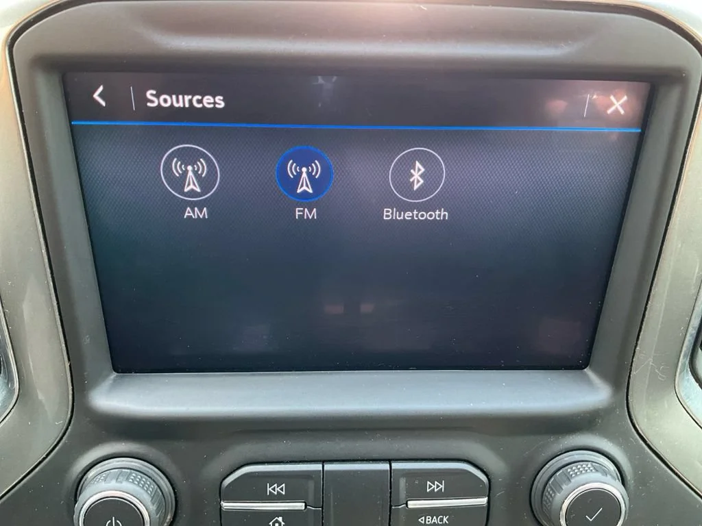 Used 2020 SATIN STEEL METALLIC Chevrolet LT image 19