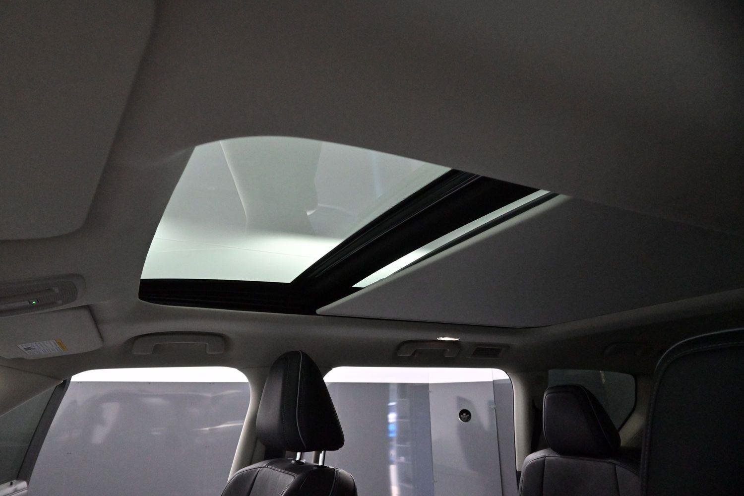 Used 2025 Black Obsidian INFINITI LUXE image 30