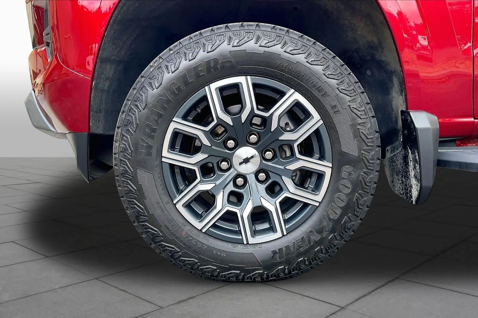 Used 2026 Radiant Red Tintcoat Chevrolet 4WD Z71 image 18