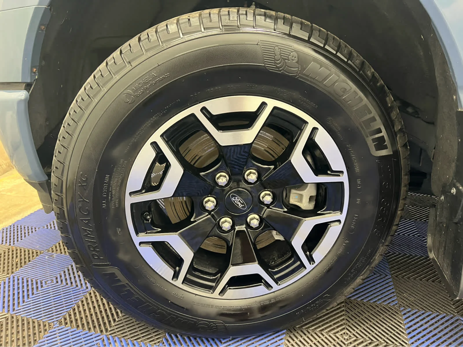 Used 2023 Azure Gray Metallic Tri-Coat Ford XLT image 9