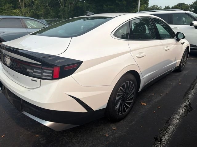 Certified Used 2025 Serenity White Hyundai SEL image 8