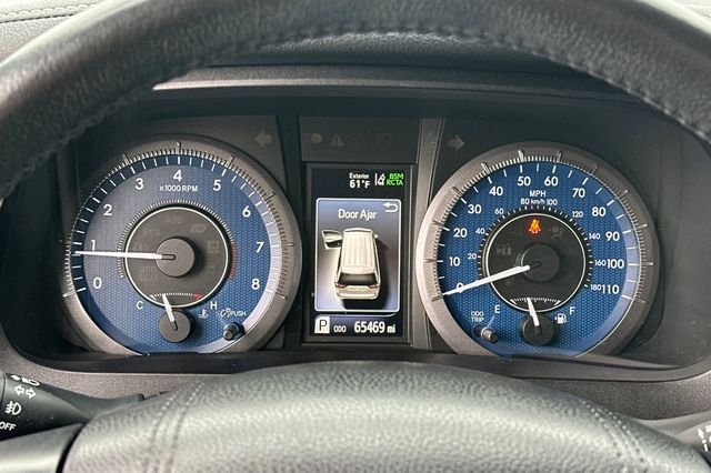 Certified Used 2019 White Toyota XLE image 32
