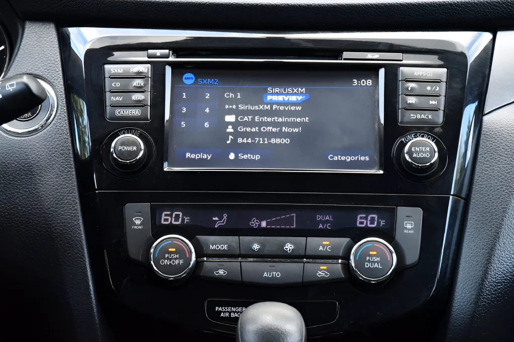 Used 2016 Gray Nissan SV image 22
