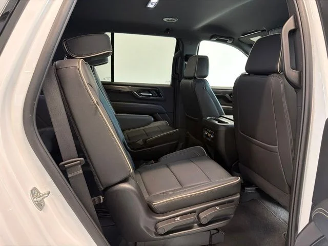Used 2025 White GMC Elevation image 44