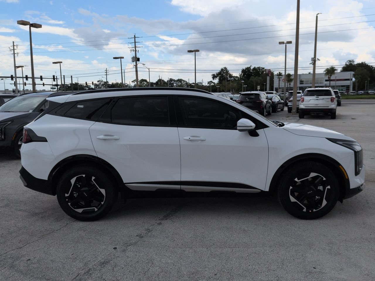 New 2026 Glacial White Pearl Kia SX image 3
