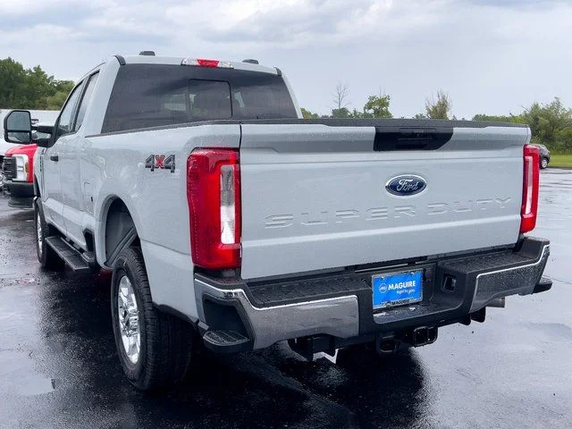 New 2026 Avalanche Ford XLT image 7