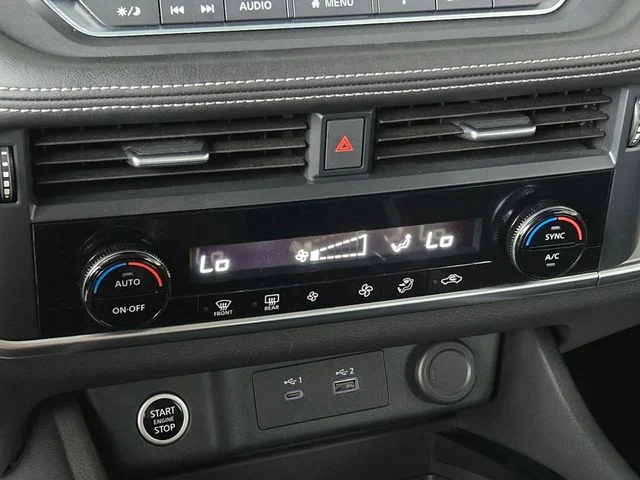 Used 2023 Silver Nissan SV image 27