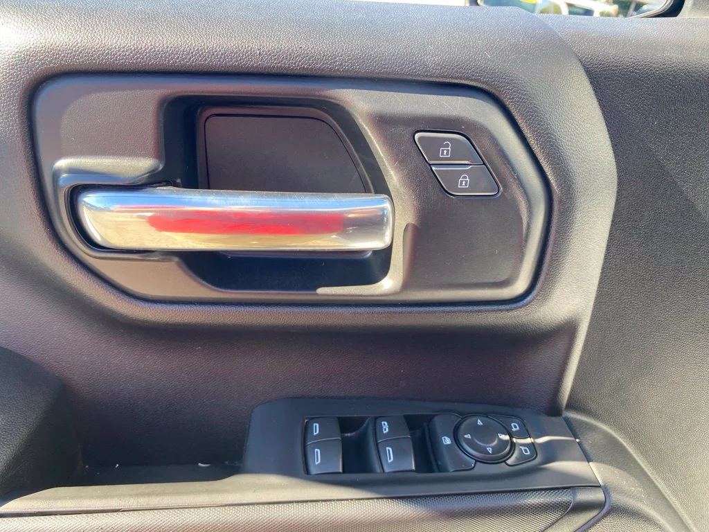 Used 2022 White GMC Pro image 21