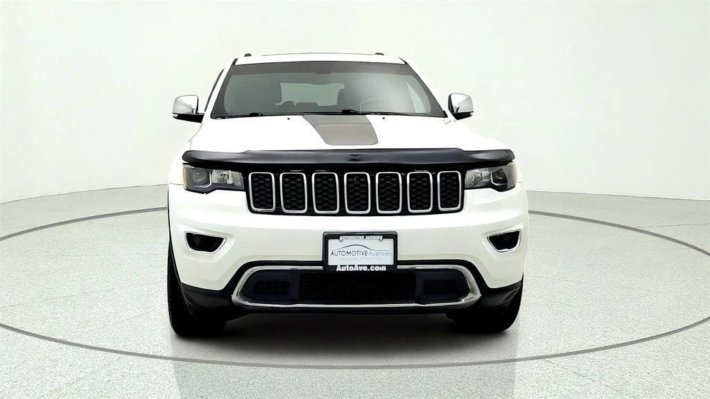 Used 2018 Bright White Clearcoat Jeep Limited 4x4 w/ Power Sunroof & Uconnect 4C Nav image 2