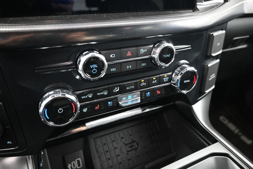 New 2026 Agate Black Metallic Ford Lariat image 16