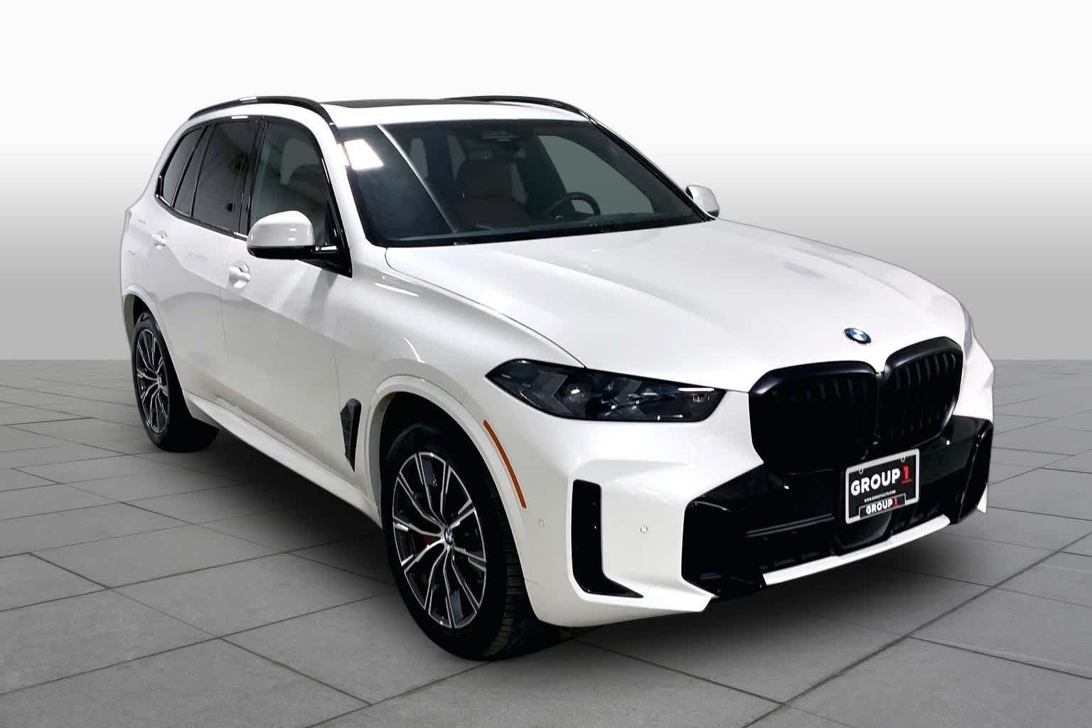 Used 2024 BMW X5 40i with VIN 5UX23EU03R9T25353 for sale in Kansas City