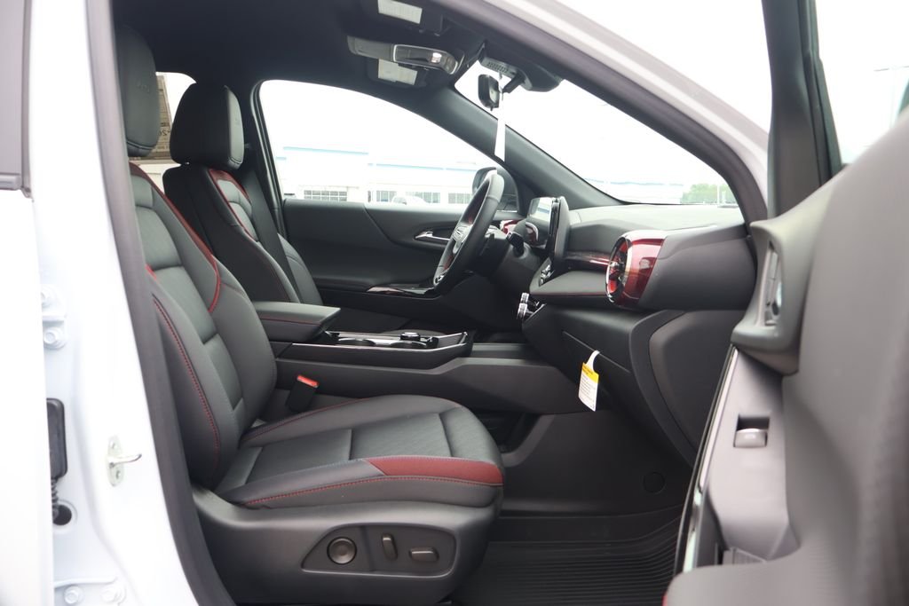 New 2026 Polar White Tricoat Chevrolet RS image 44