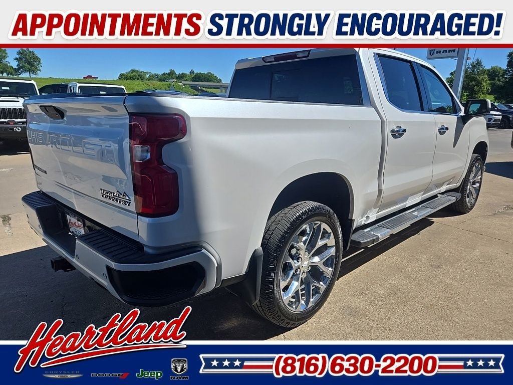 Used 2019 Beige Chevrolet High Country image 12