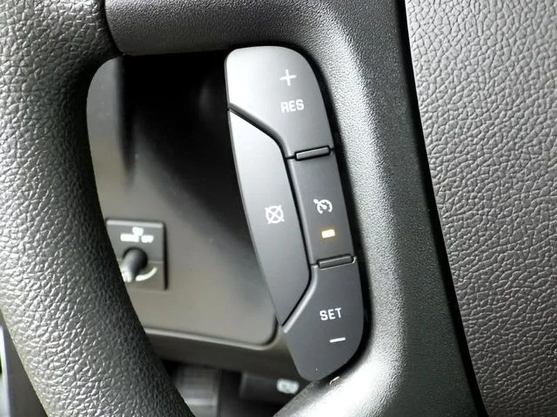 2025 Chevrolet Express Cargo Work Van - Photo 11