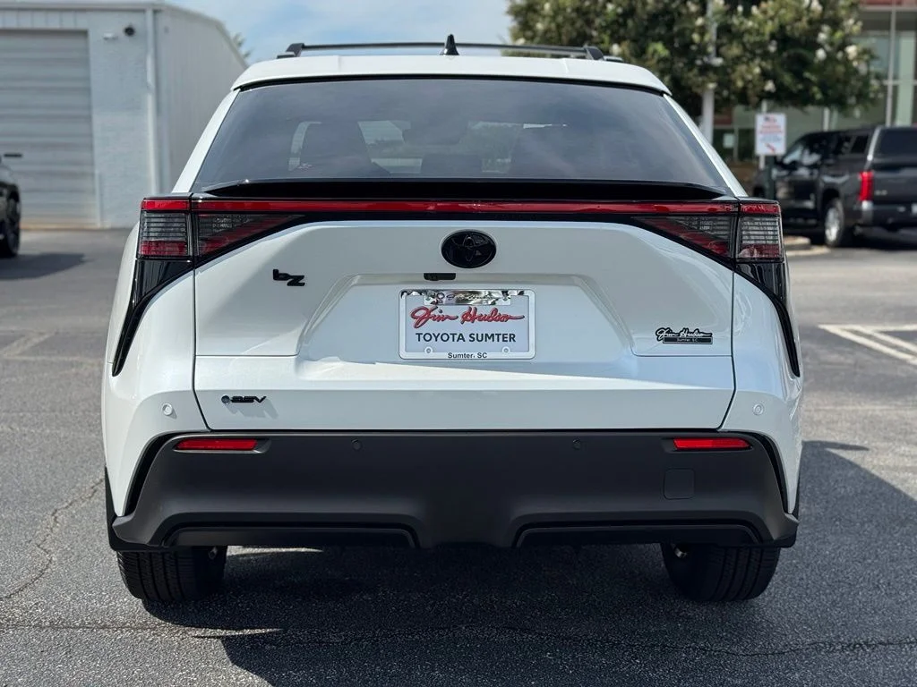 New 2026 Wind Chill Pearl Toyota XLE image 10