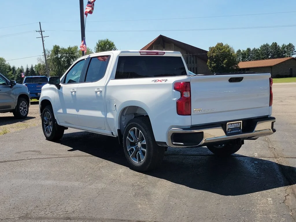 New 2026 Summit White Chevrolet LT (2FL) image 4