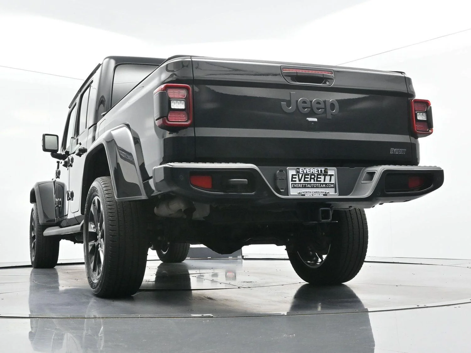 Used 2023 Black Clearcoat Jeep High Altitude image 44