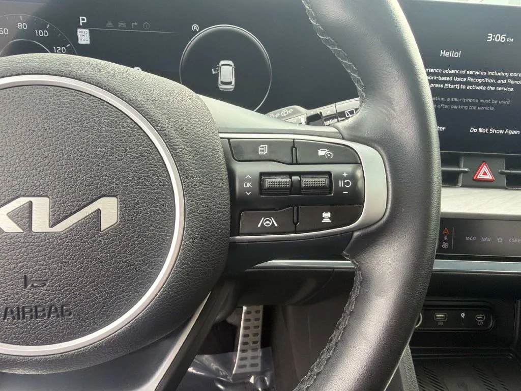 Used 2023 White Kia X-Pro Prestige image 18