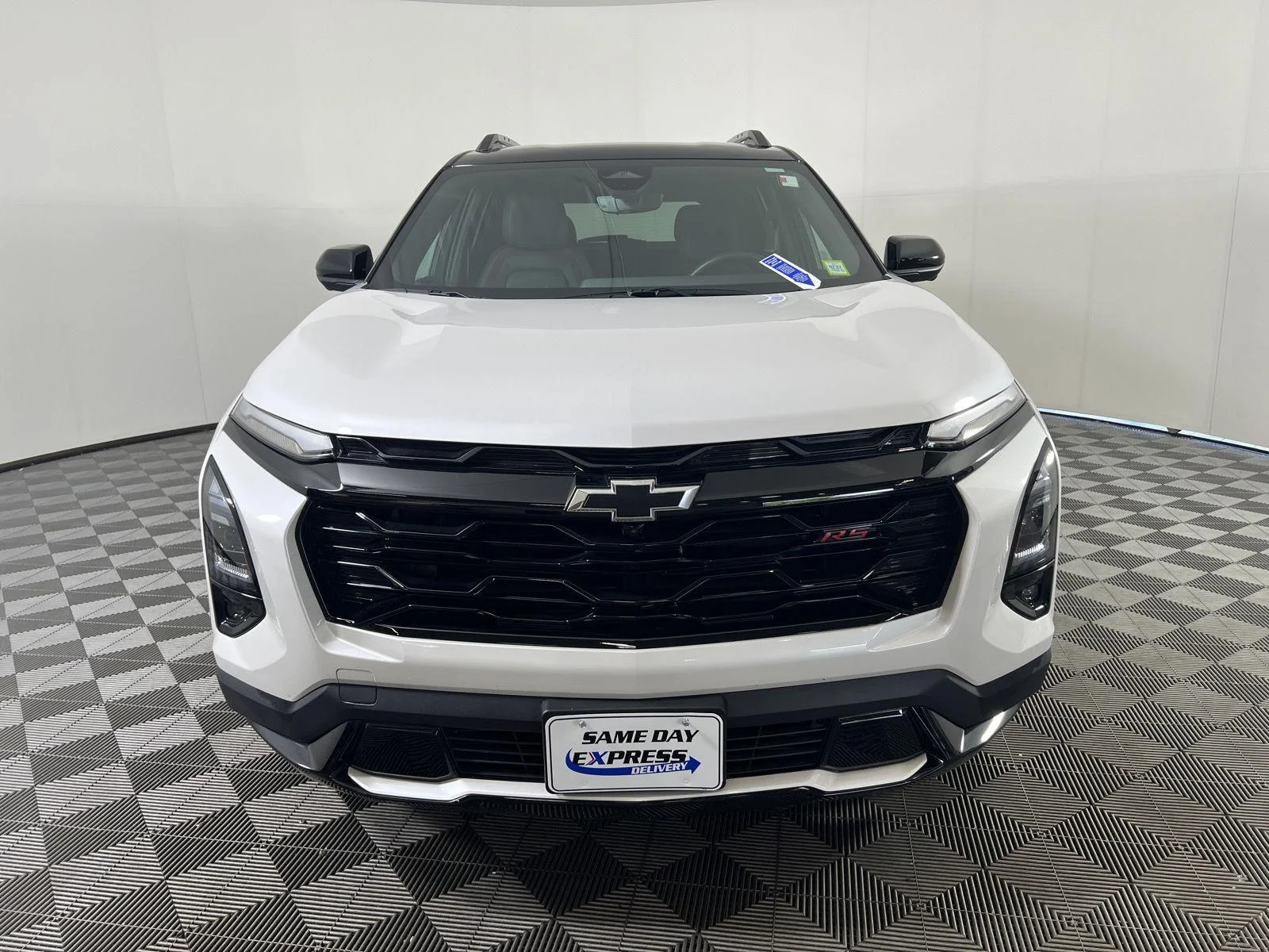 Used 2025 Iridescent Pearl Tricoat Chevrolet RS image 31