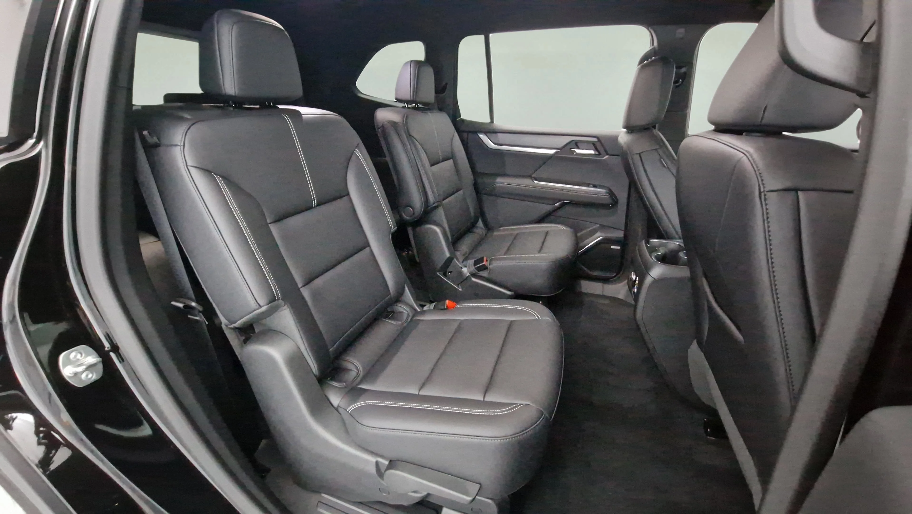 New 2025 Ebony Twilight Metallic GMC Elevation image 22