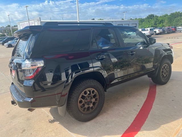 Used 2016  Toyota  image 5