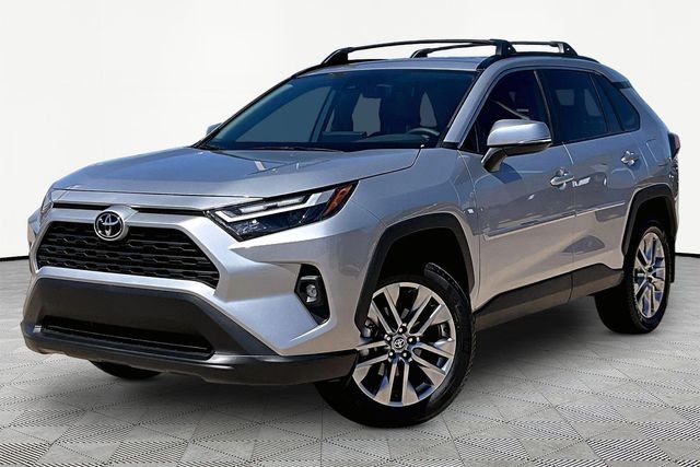Used 2025 Silver Toyota XLE Premium image 1