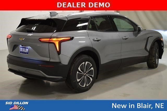 New 2025 Sterling Gray Metallic Chevrolet LT image 13