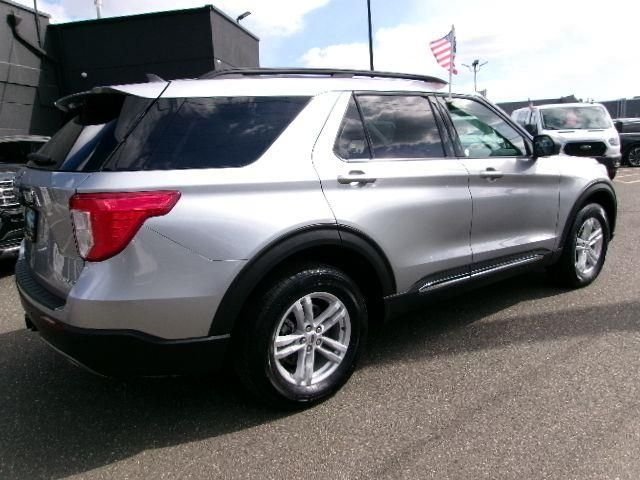 Certified Used 2024 Iconic Silver Metallic Ford XLT image 6
