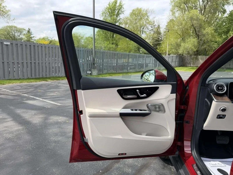 Certified Used 2026 MANUFAKTUR Patagonia Red Metallic Mercedes-Benz GLC 300 image 19