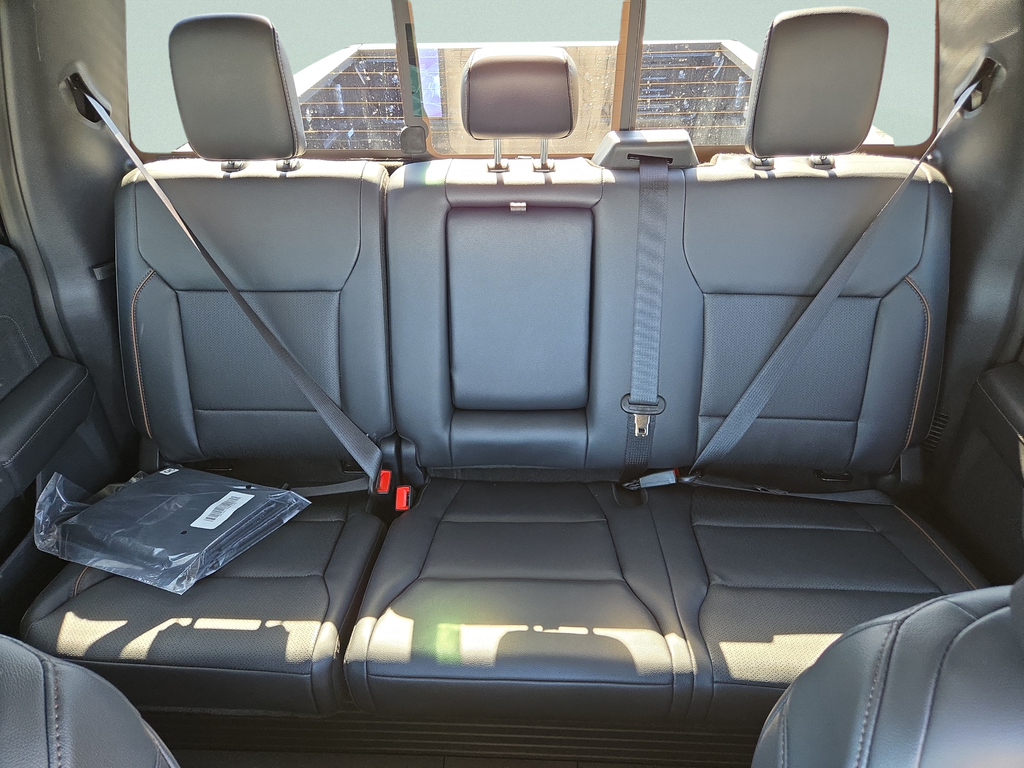 New 2026 Agate Black Metallic Ford F-250® Lariat® image 23