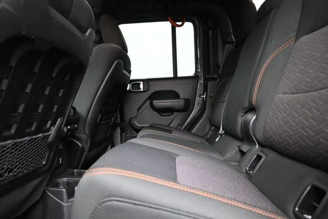 Used 2022 Gray Jeep Mojave image 13