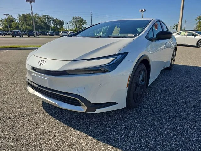 New 2026 Wind Chill Pearl Toyota SE image 8