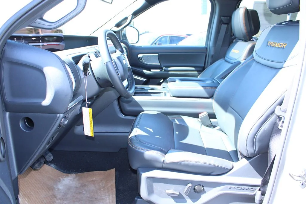 New 2026 Oxford White Ford Tremor® image 40