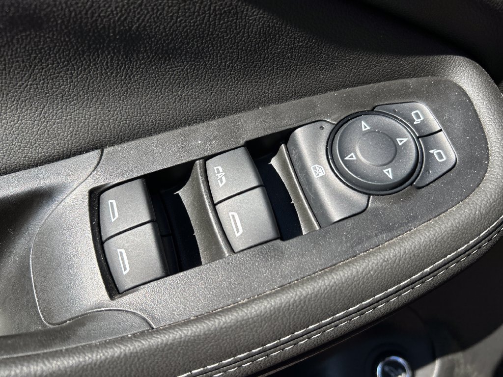 Used 2023 CINNABAR METALLIC Buick Select image 10