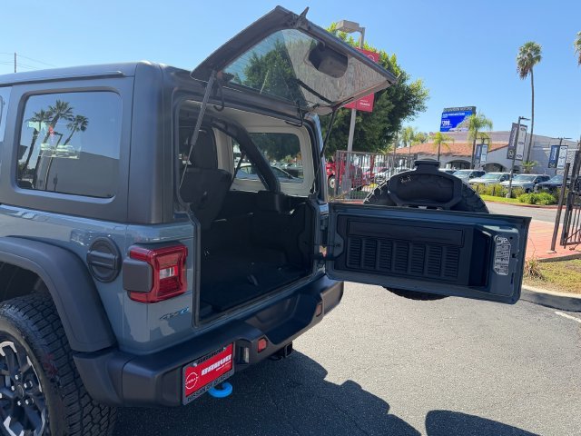 Used 2024 Gray Jeep Rubicon 4xe image 9