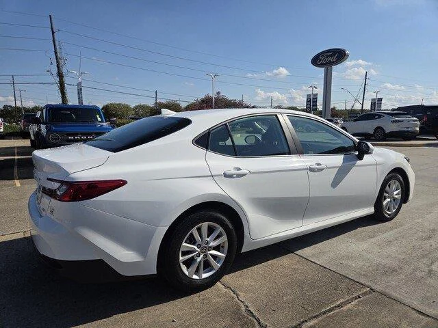 Used 2025 WHITE Toyota LE image 5