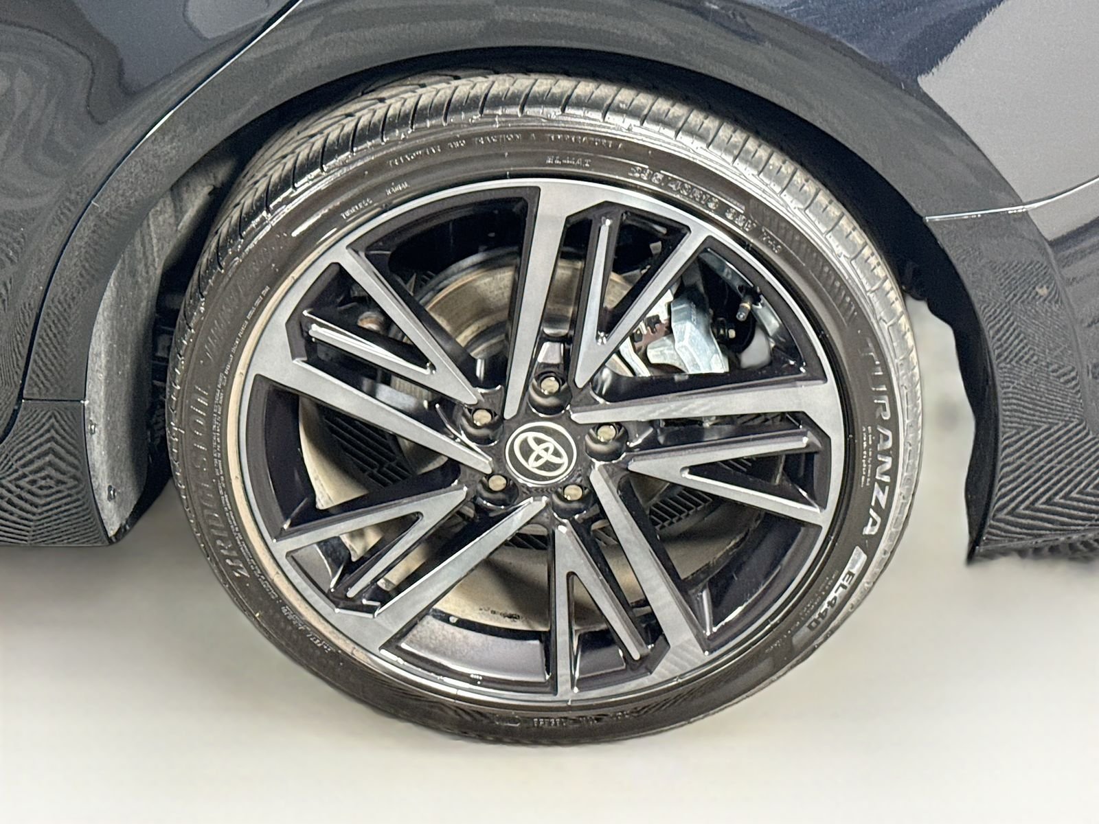 2025 Toyota Camry XSE - Photo 9