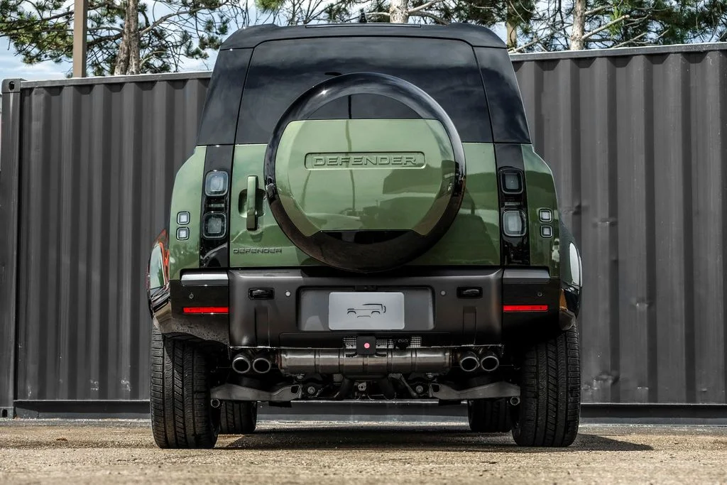 New 2026 Woolstone Green Land Rover X-Dynamic SE image 7