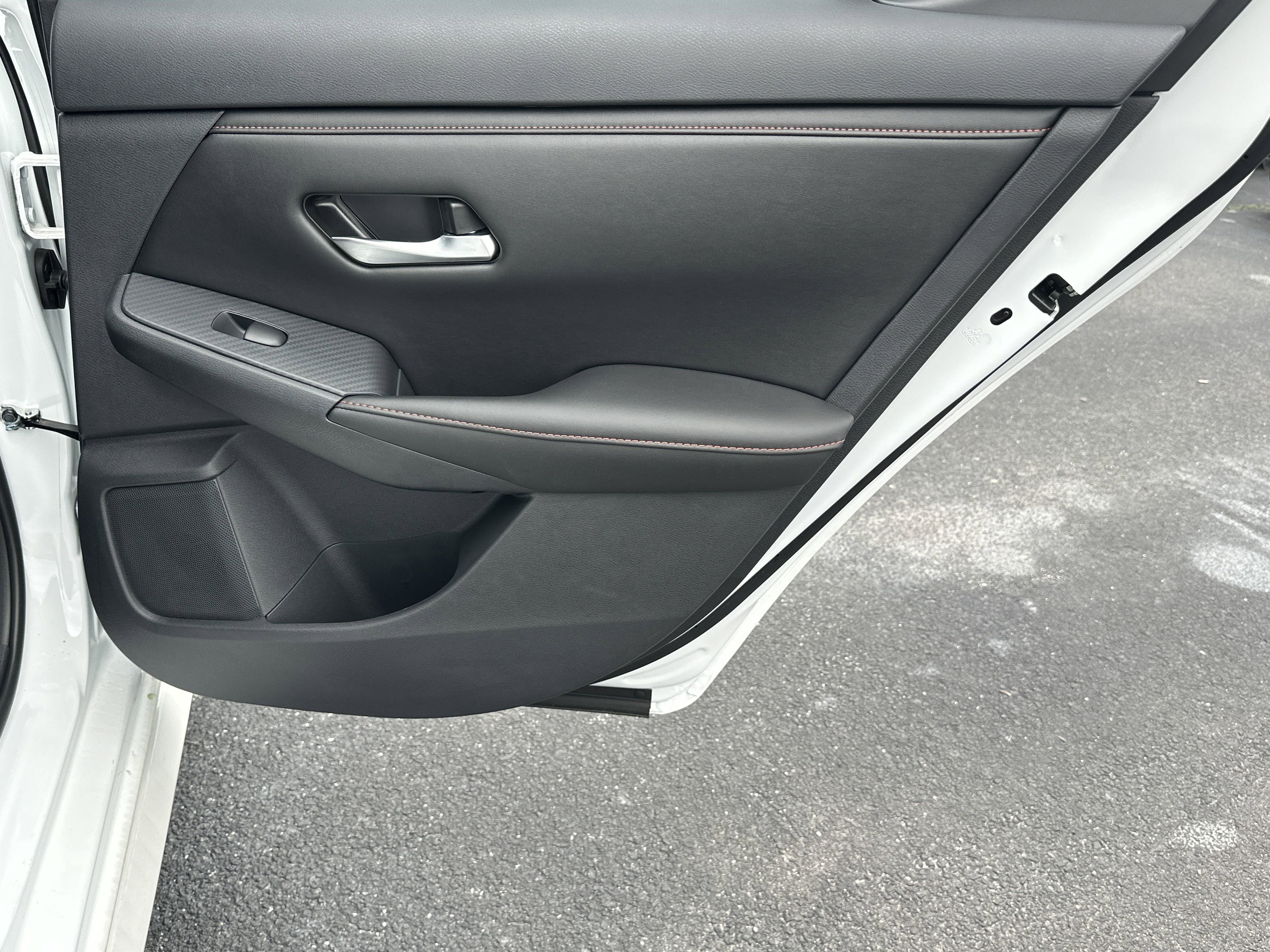 2025 Nissan Sentra SR - Photo 17