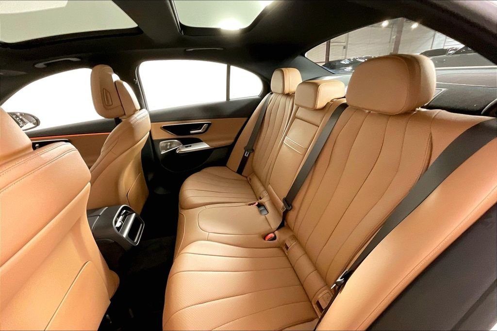 2026 Mercedes-Benz E-Class E450 - Photo 18