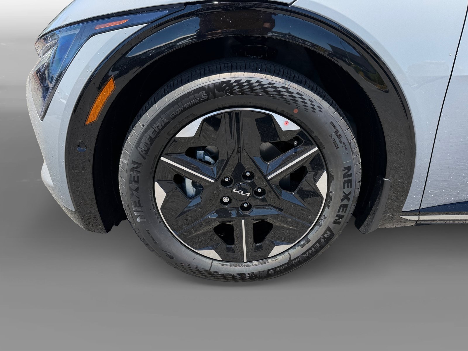 New 2026 Wolf Gray Kia WIND image 9