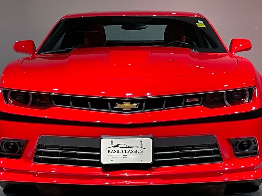 Used 2015 Red Chevrolet SS image 5