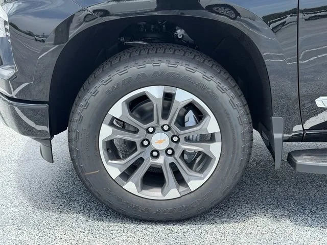 New 2026 Black Chevrolet High Country image 14