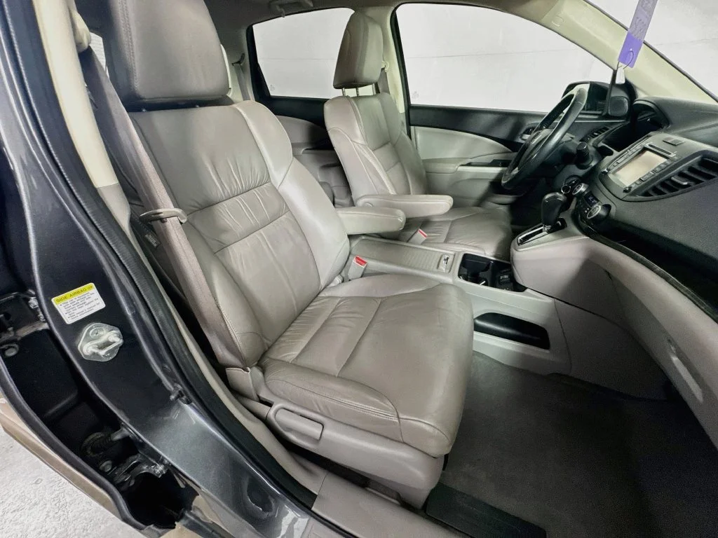 Used 2013 Gray Honda EX-L image 34