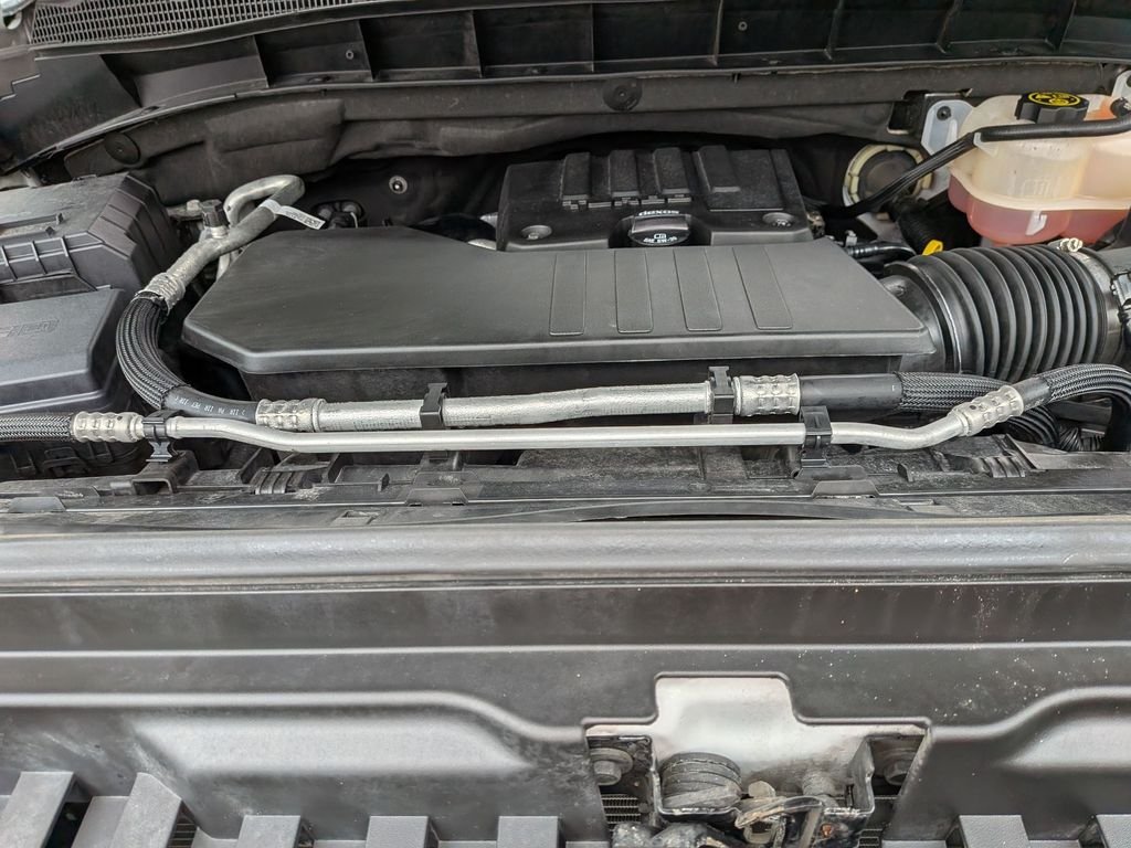 Used 2023 White GMC Elevation image 12